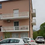 Apartment Hani *