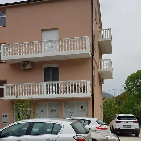 Apartment Hani *